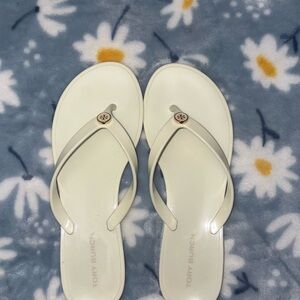 Tory Burch Cream Sandals Minimalist Design